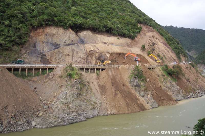 Big slip in the Manawatu Gorge